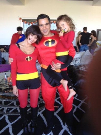 H Jessica Alba και η οικογένεια της ντυμένοι The Incredibles