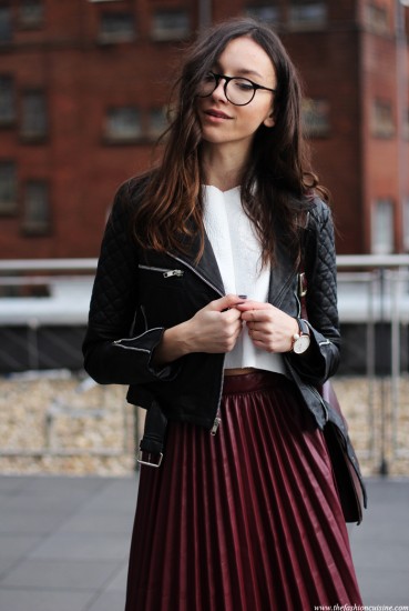 biker jacket + midi φούστα