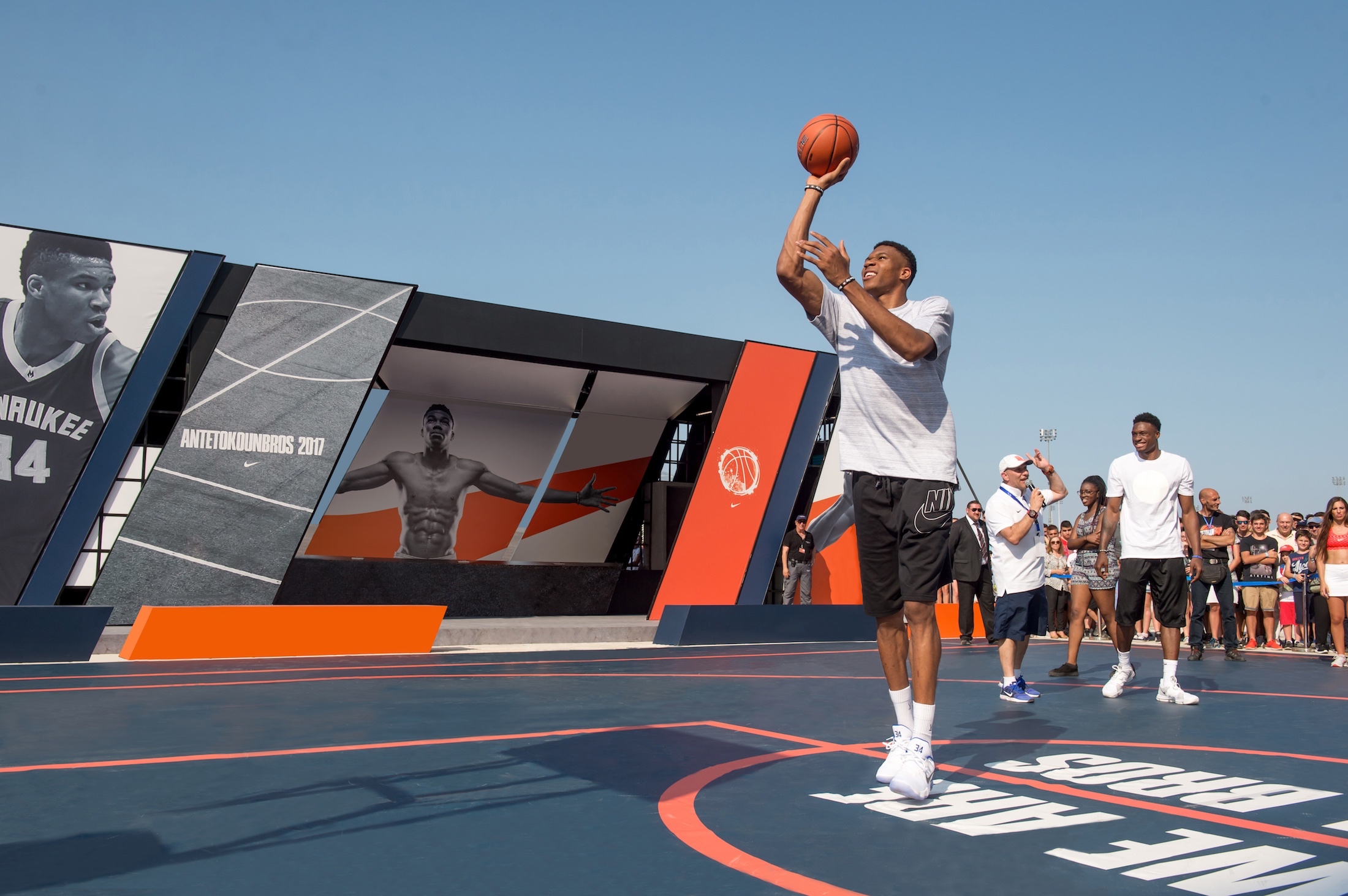 Nike_AntetokounBros 2017_3