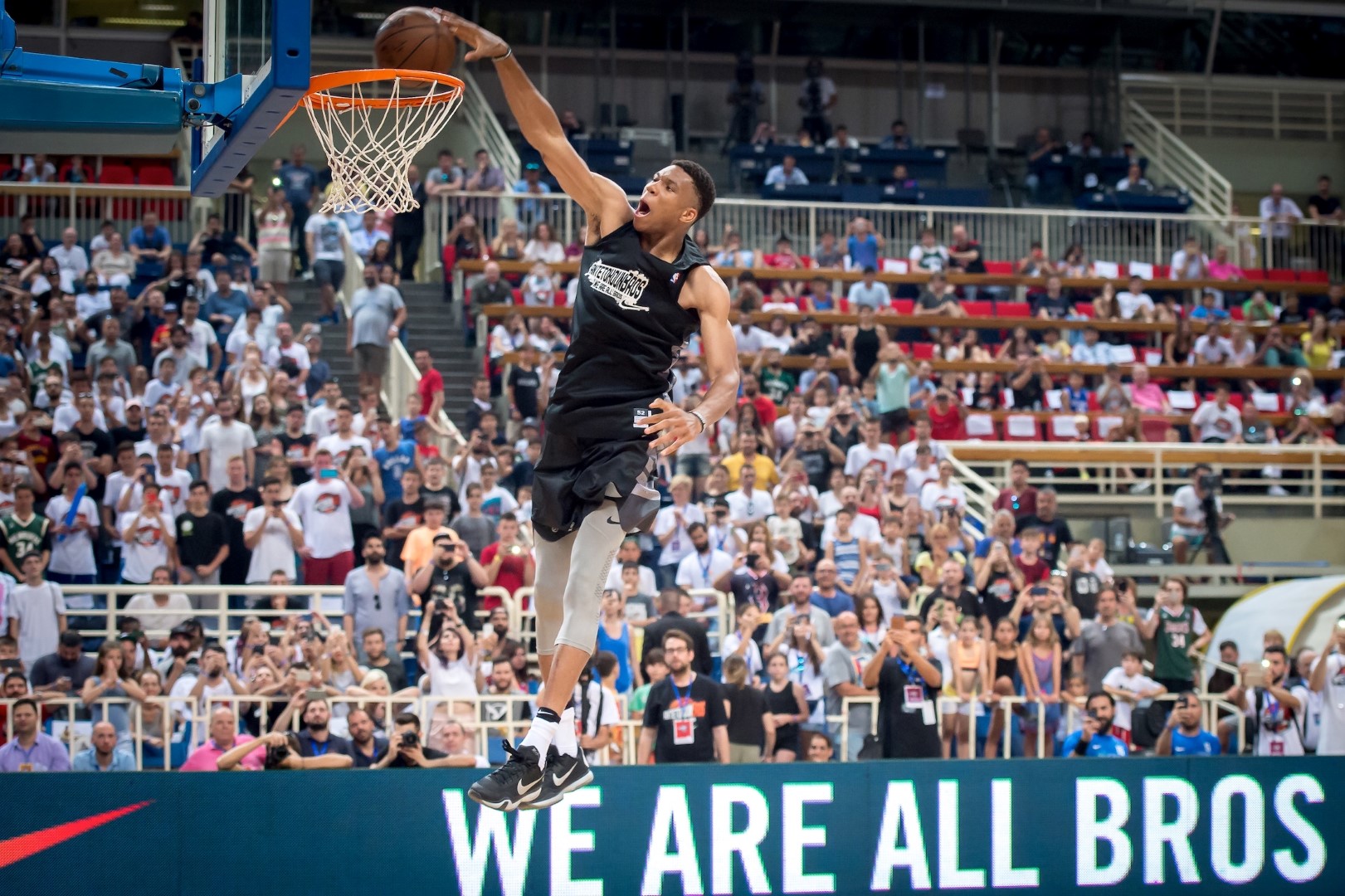 Nike_AntetokounBros 2017_5