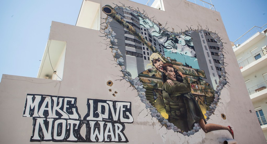 Image result for graffiti make love not war γκαζι