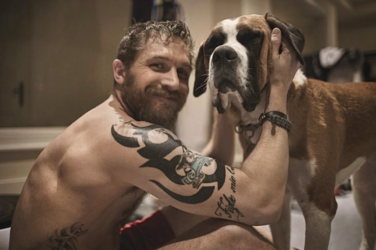 Ο Tom Hardy και τα σκυλιά του