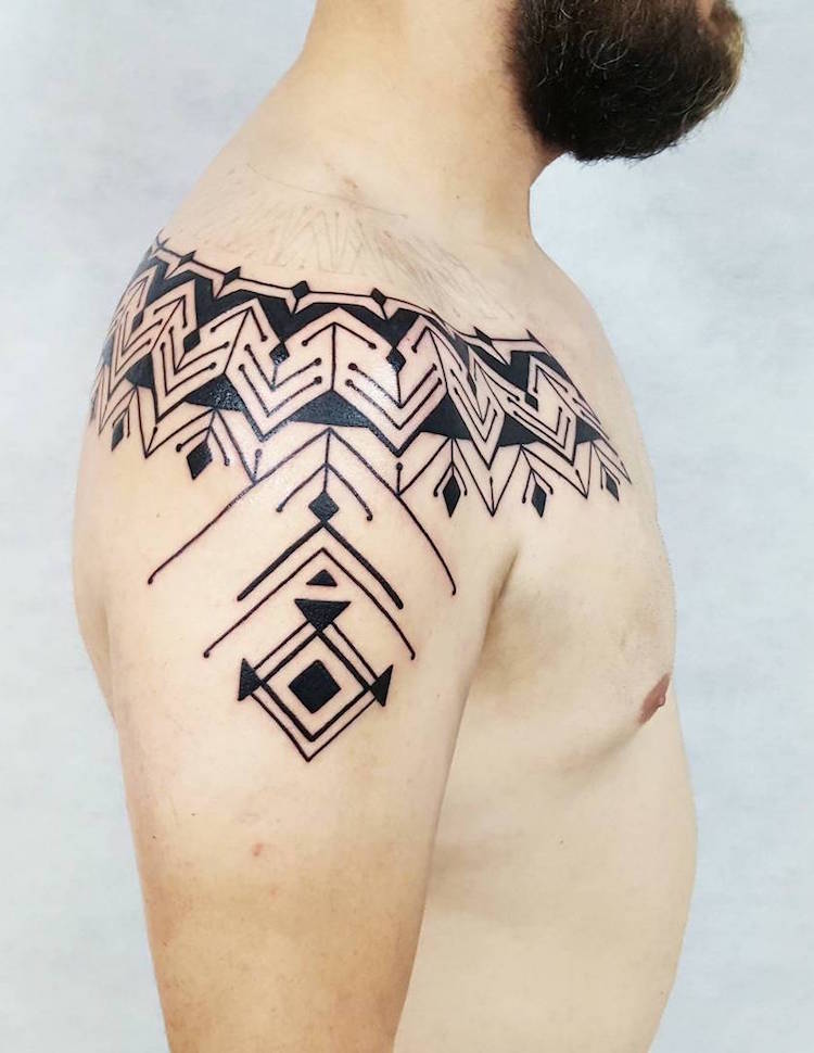 brian-gomes-brazilian-tribal-tattoos-11
