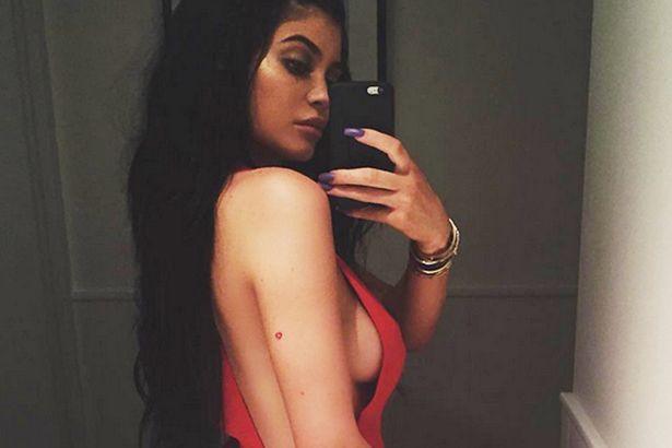 kylie-Jenner-shows-off-heart-tattoo-on-Instagram-main