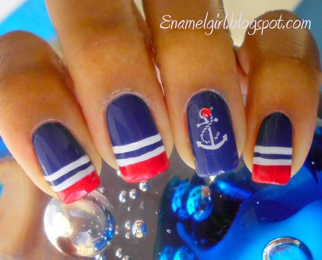 nails-navy-anchor