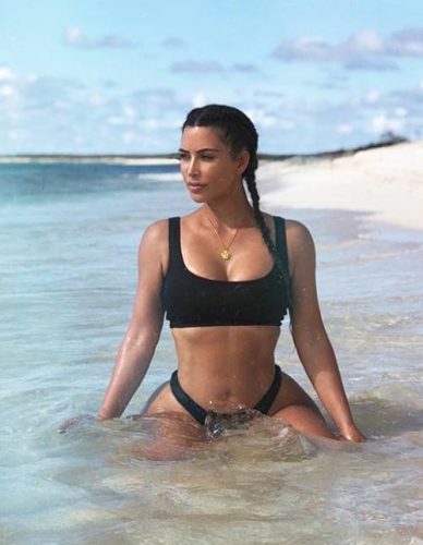 kardashian-bikini-pictures-254487-1523356857446-image.500x0c