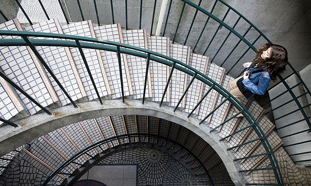 woman-stairs