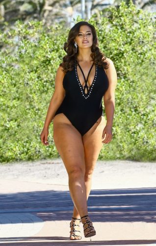 ashley-graham-untouched-swimsuit-photo-2-1525204584