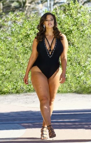 ashley-graham-untouched-swimsuit-photo-2-1525204584