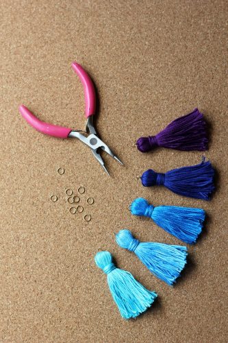 diy-tassel-necklace-14