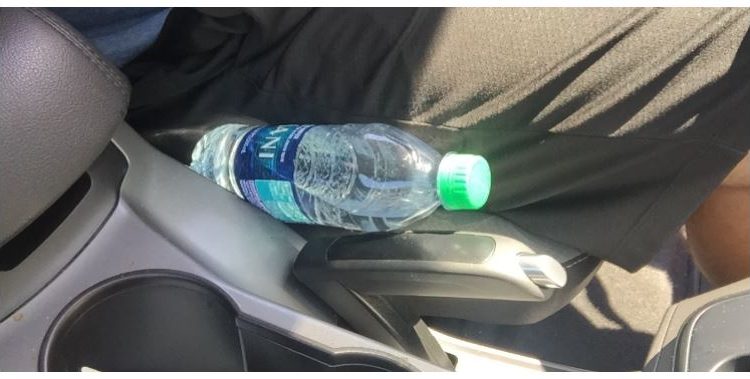 πλαστικά μπουκάλια αμάξι