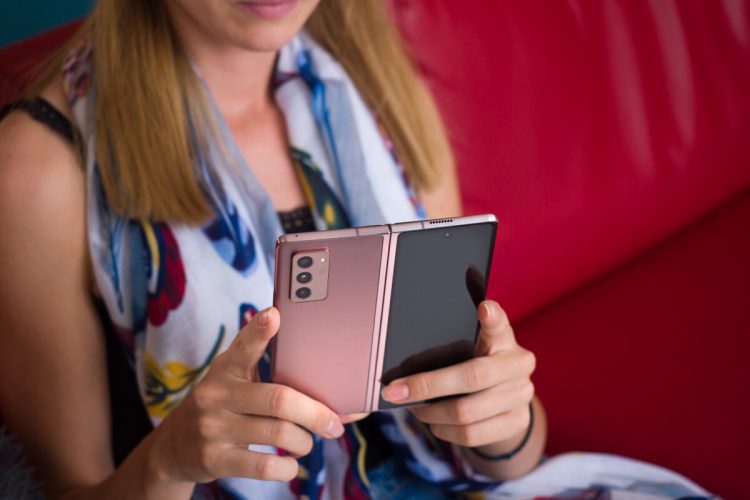 fold 2 mobile